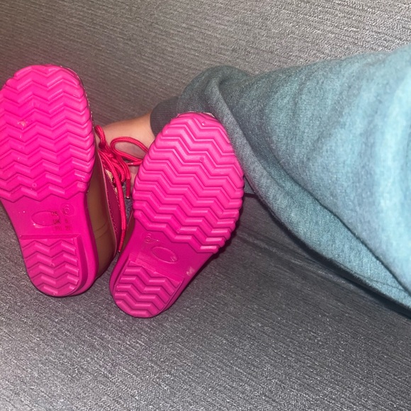fur lined “duck boots” (just like the sperry boots) for toddler girl - Picture 4 of 4